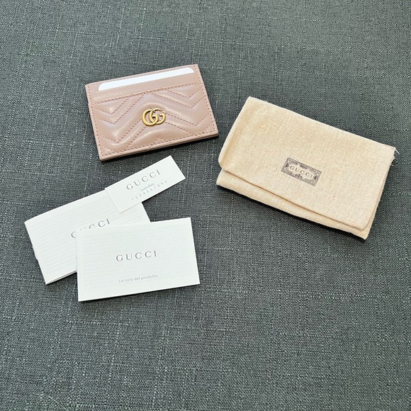PRICE REDUCED! AUTHENTIC GUCCI GG LEATHER CREDIT CARD CASE WITH DUSTBAG